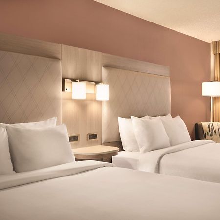 Radisson Hotel Lenexa Overland Park Exterior foto