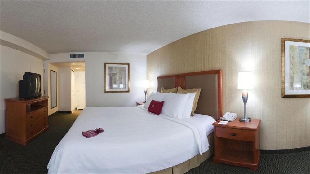 Radisson Hotel Lenexa Overland Park Exterior foto